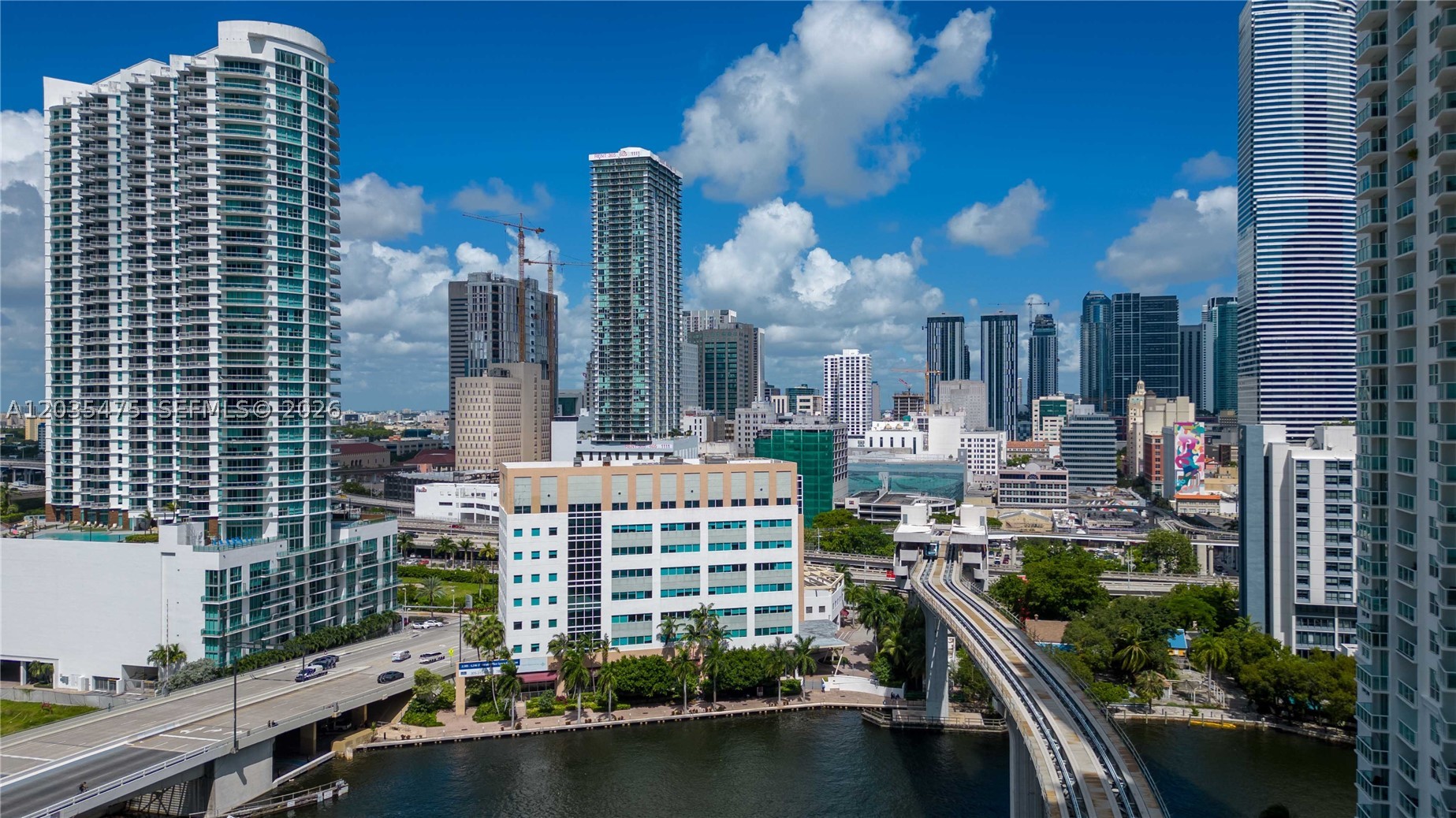 REACH CONDO - Residential