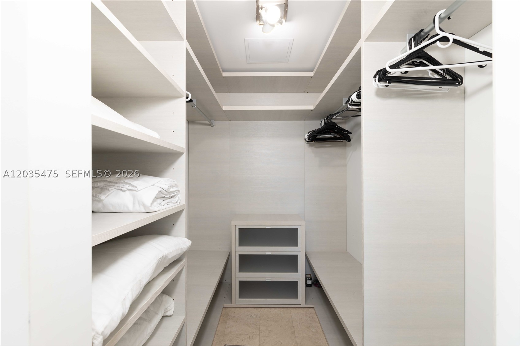 REACH CONDO - Residential