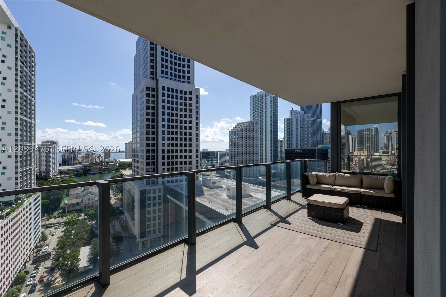 REACH CONDO - Residential