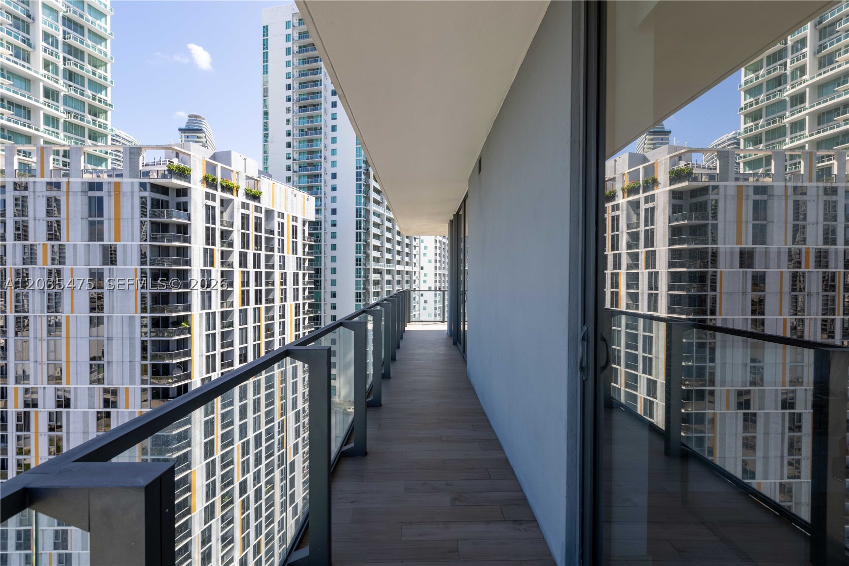 REACH CONDO - Residential