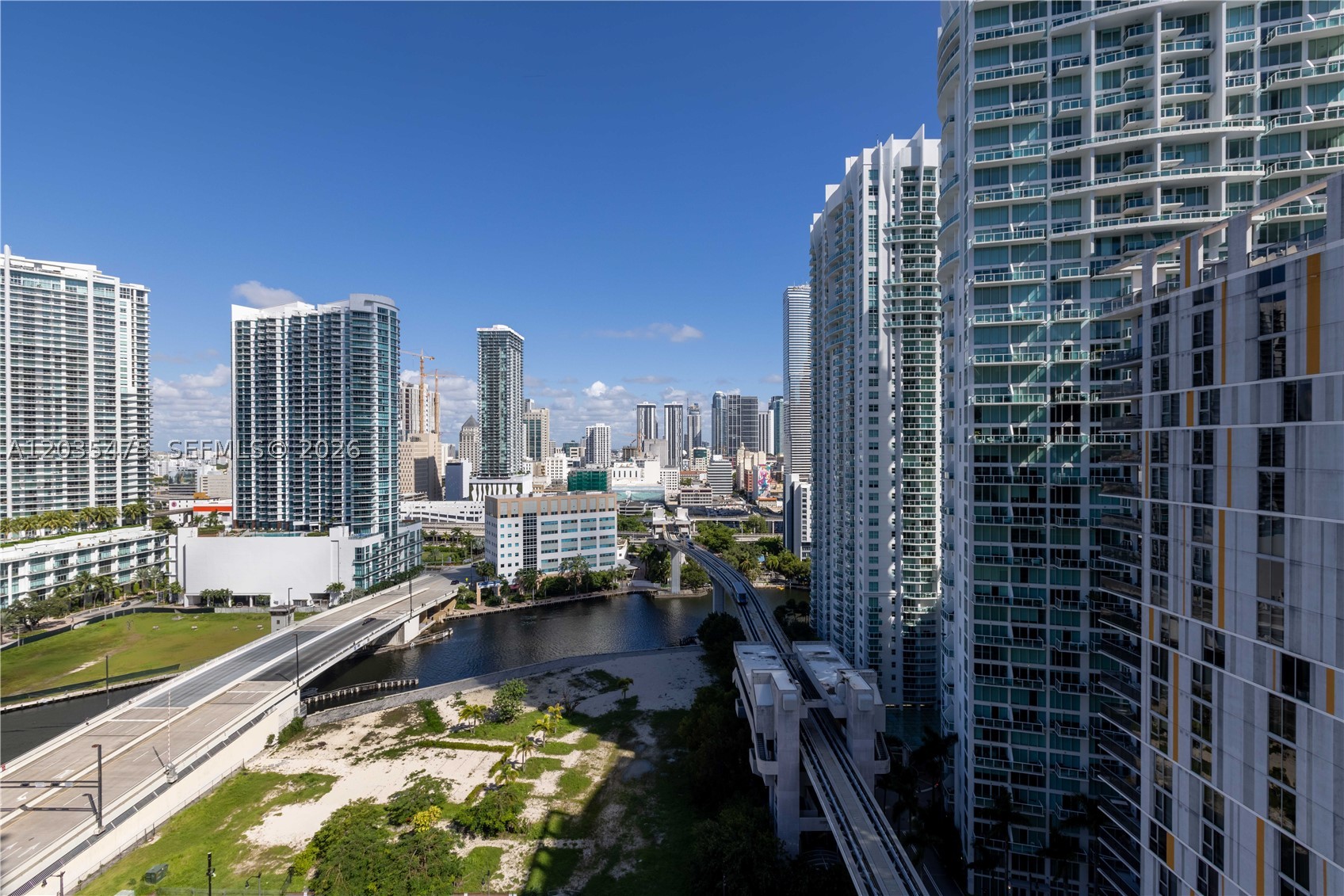 REACH CONDO - Residential