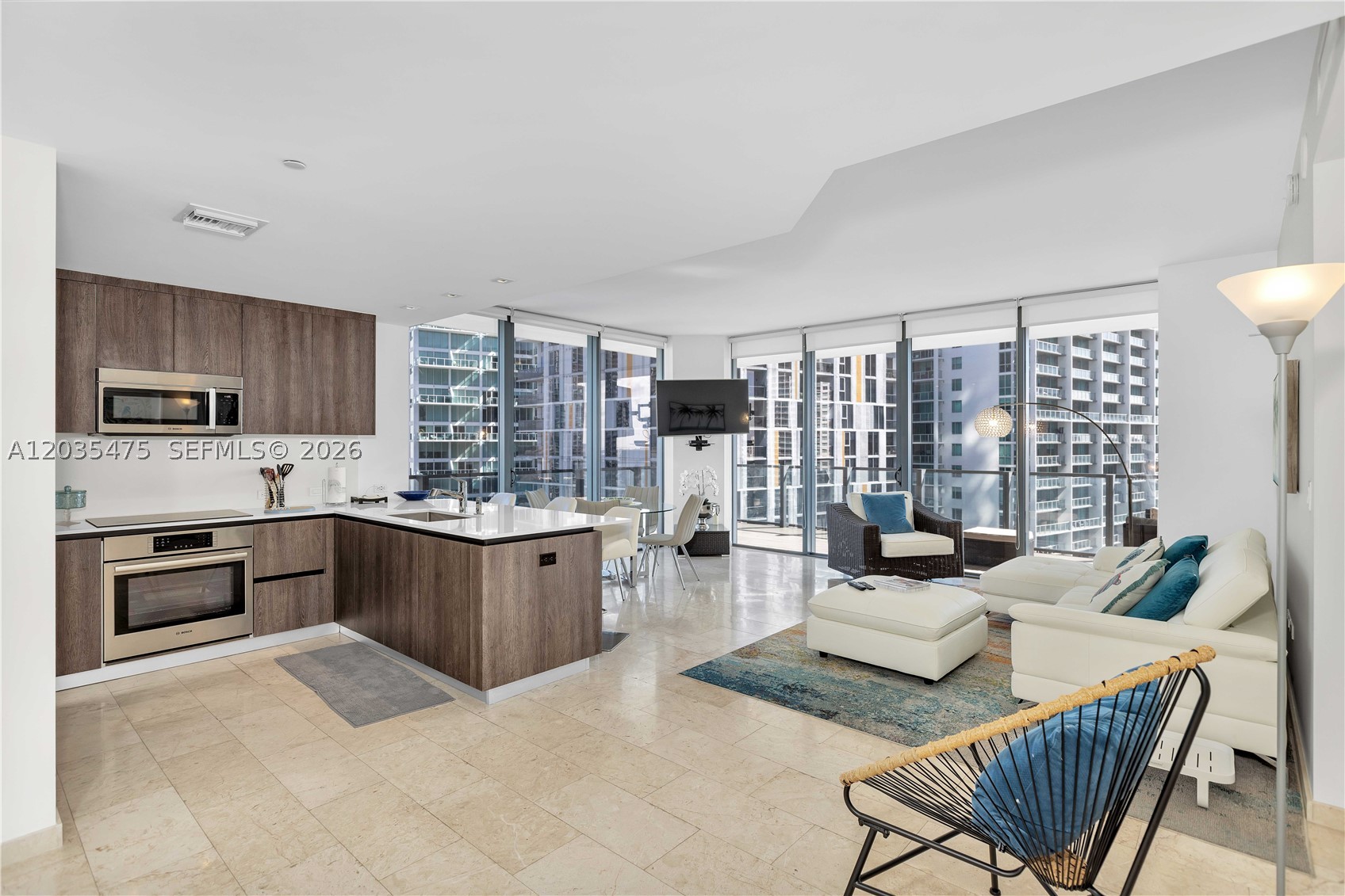 REACH CONDO - Residential