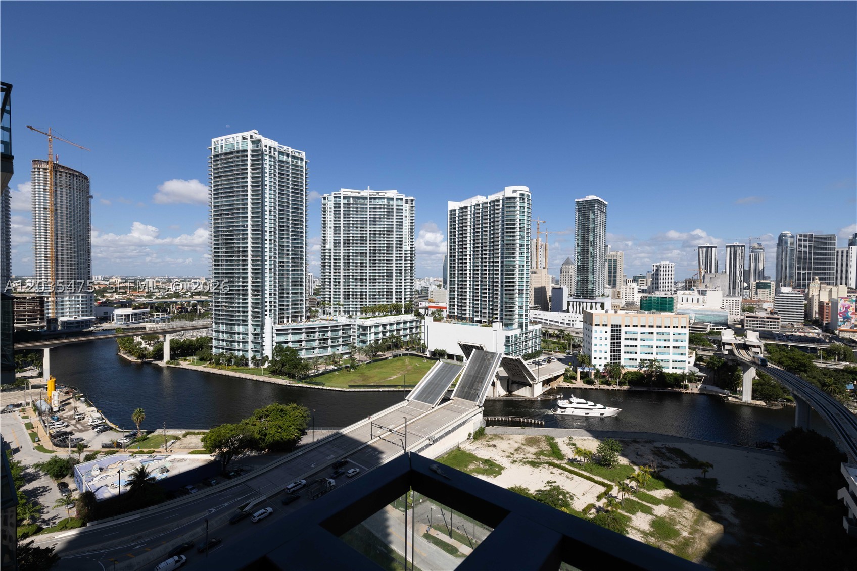 REACH CONDO - Residential