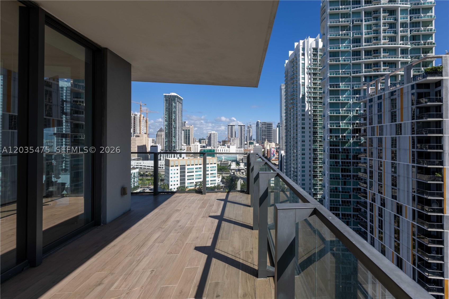 REACH CONDO - Residential