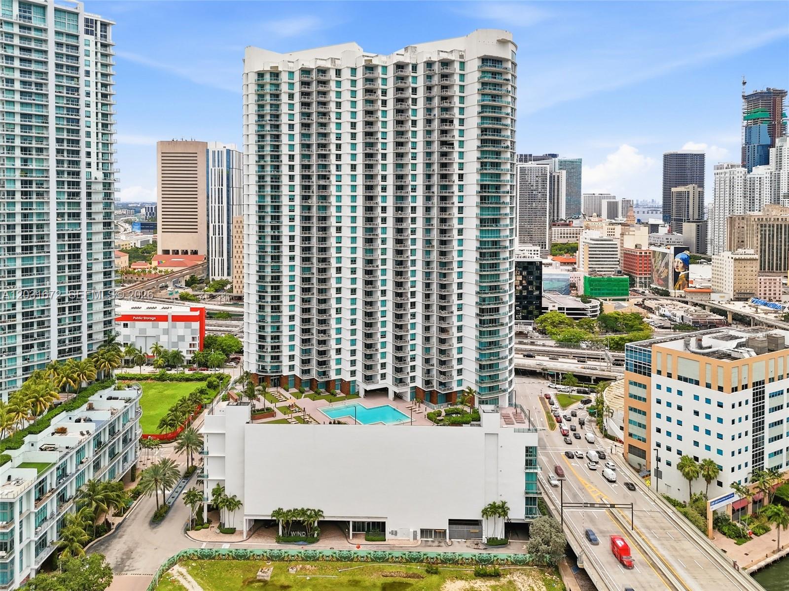 WIND CONDO - Residential
