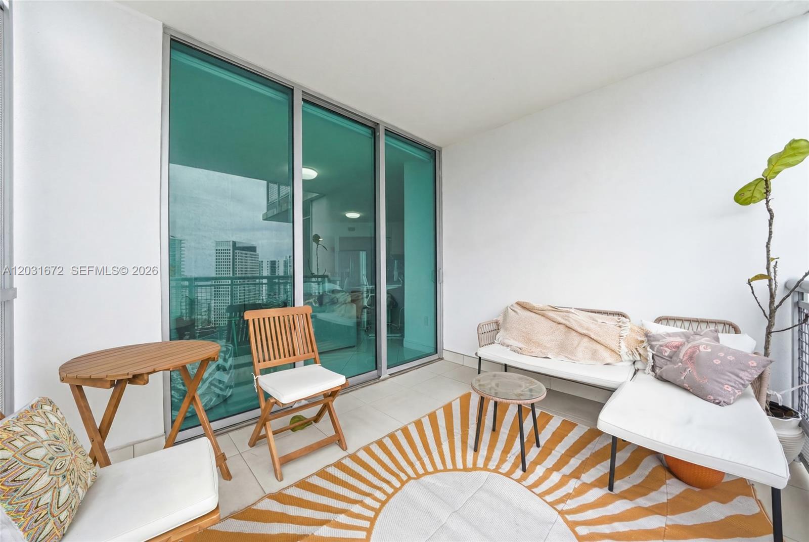 WIND CONDO - Residential