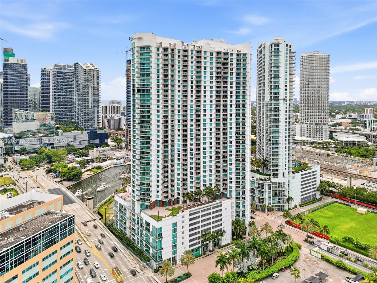 WIND CONDO - Residential