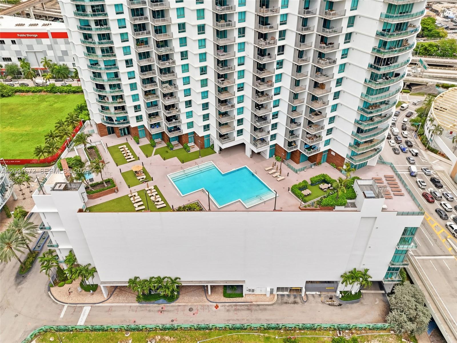 WIND CONDO - Residential