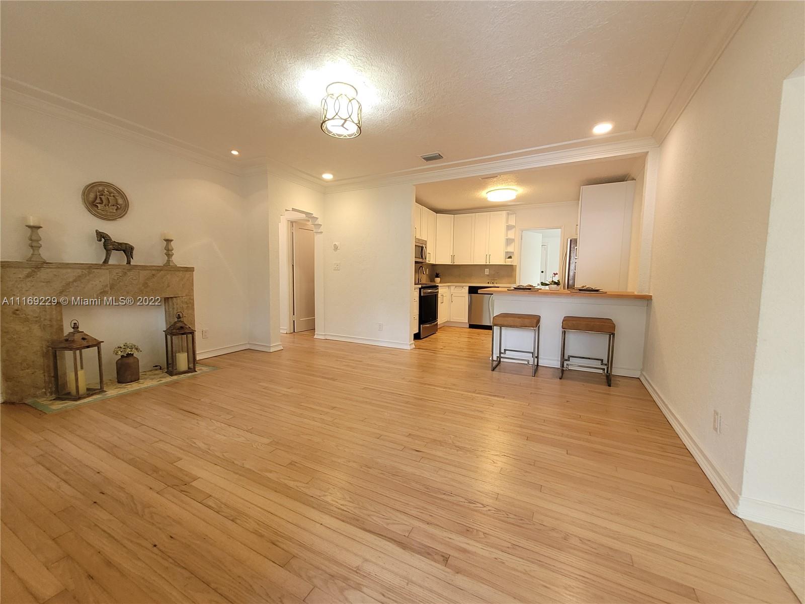 COLUMBIA PARK CORR PL - Residential