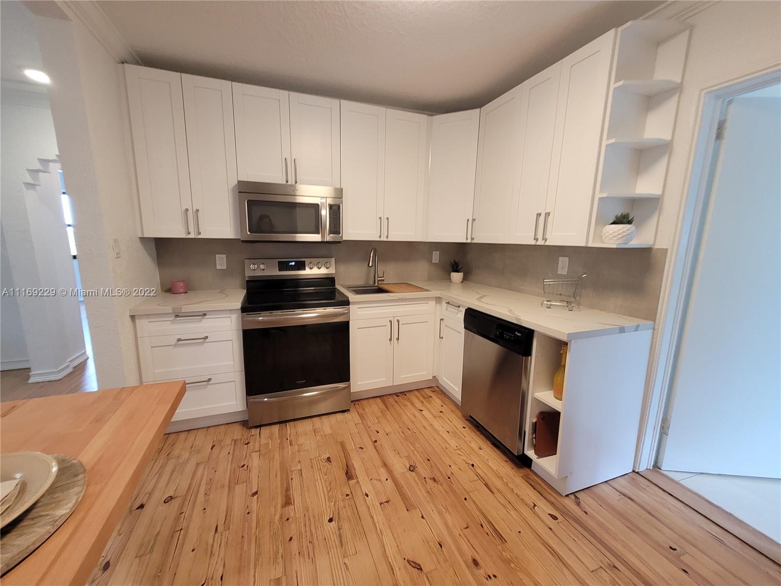 COLUMBIA PARK CORR PL - Residential