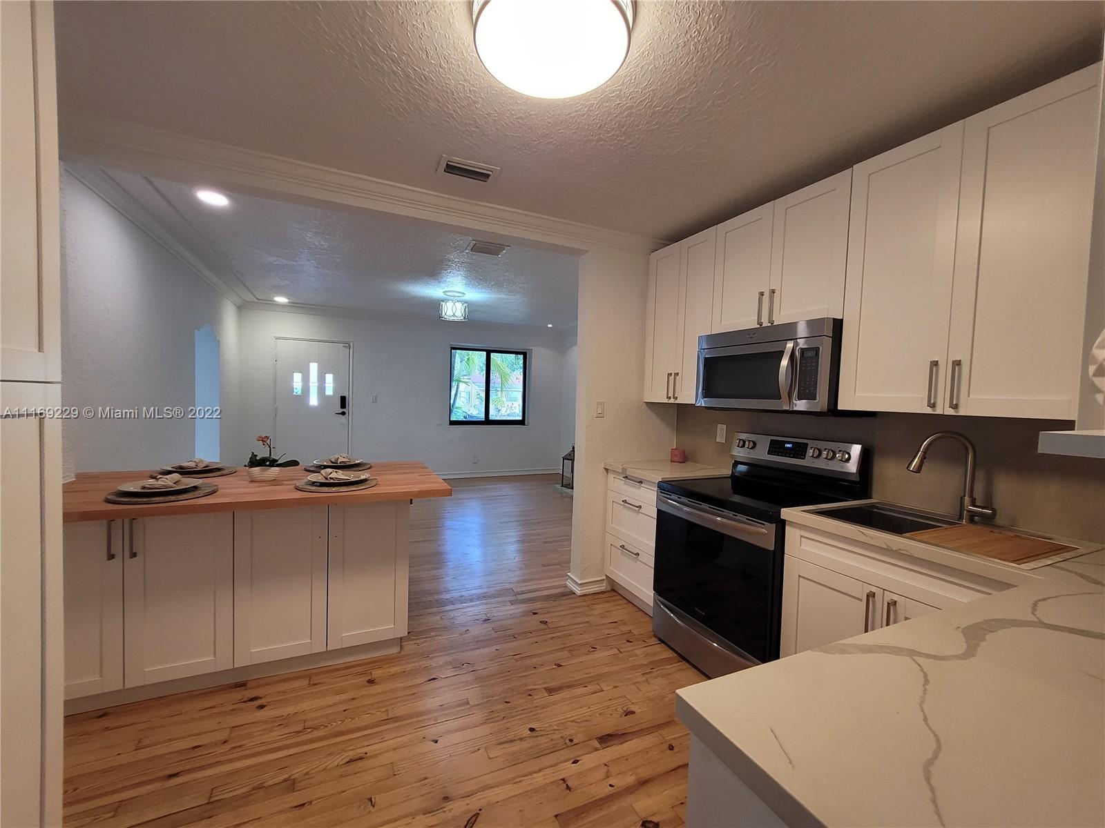 COLUMBIA PARK CORR PL - Residential