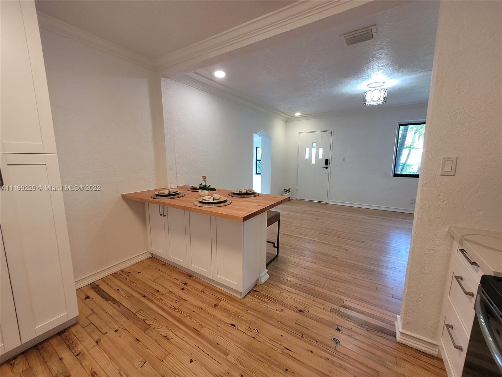 COLUMBIA PARK CORR PL - Residential