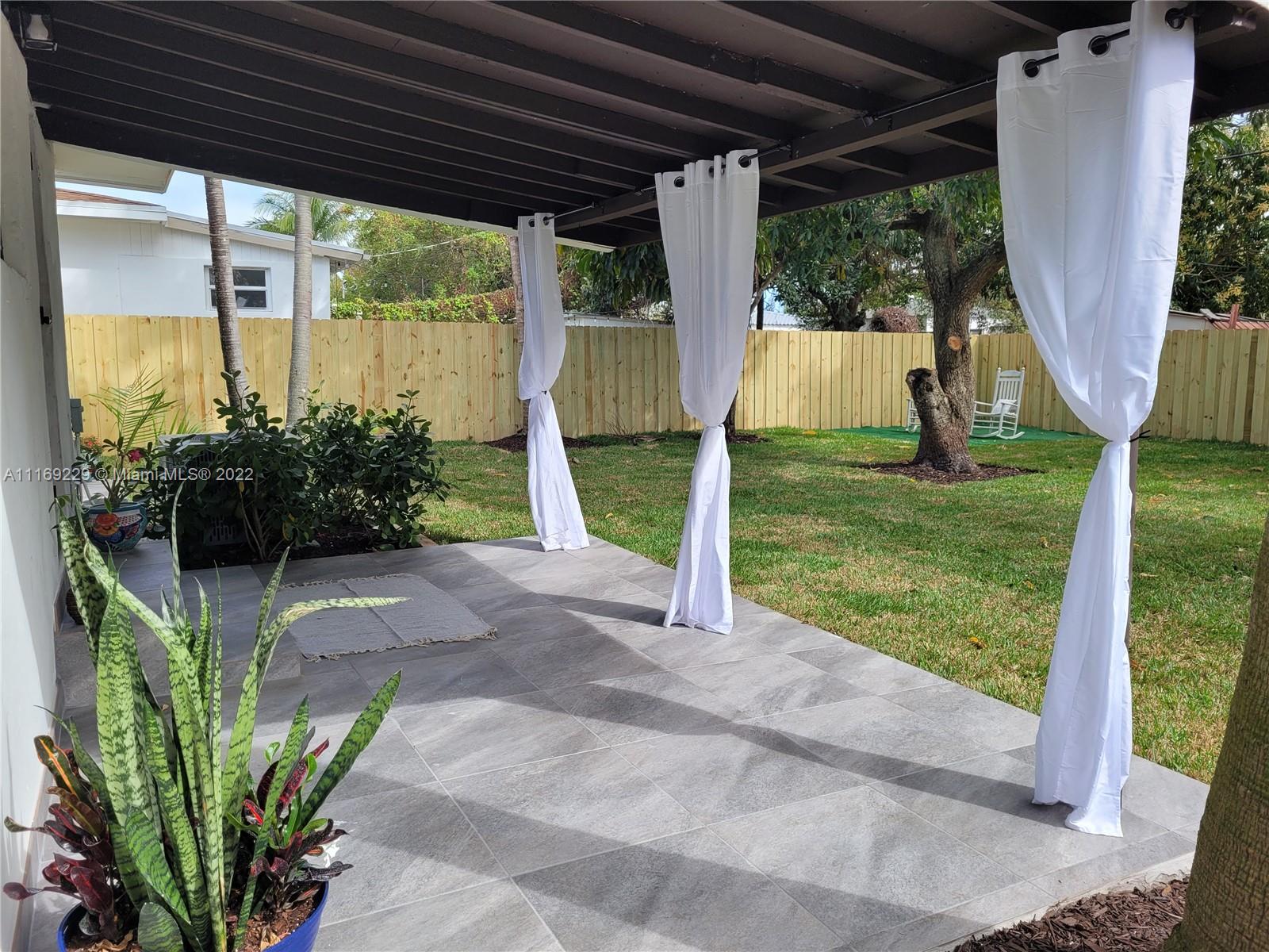 COLUMBIA PARK CORR PL - Residential