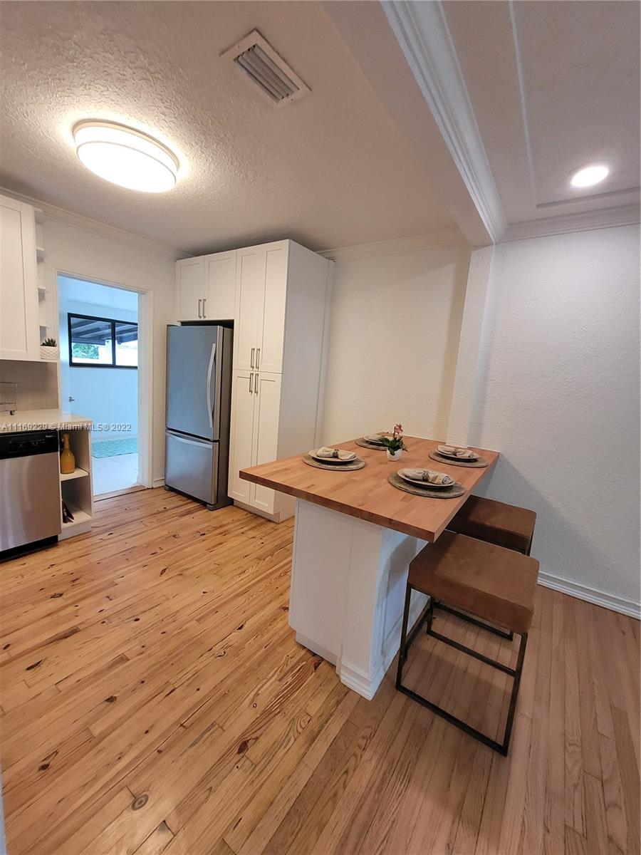COLUMBIA PARK CORR PL - Residential