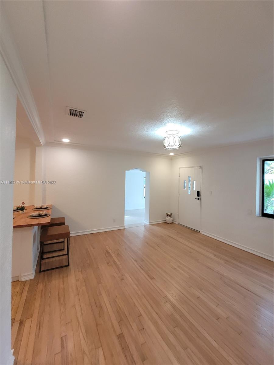 COLUMBIA PARK CORR PL - Residential