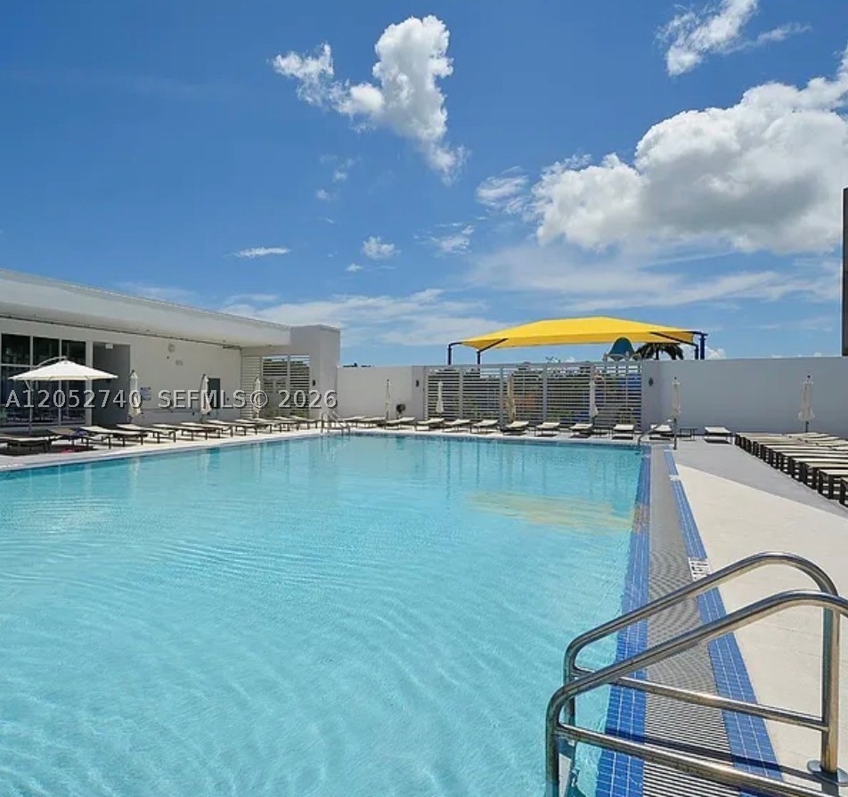 THE OAKS I CONDO - Residential