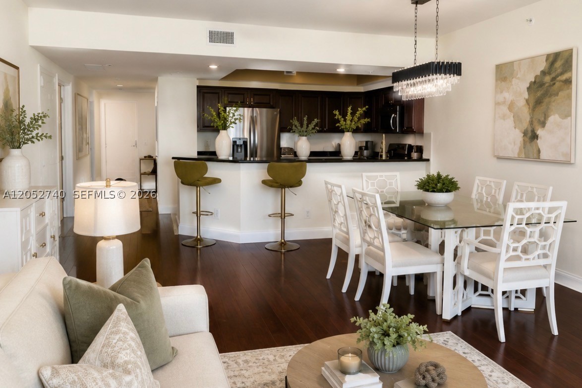 THE OAKS I CONDO - Residential