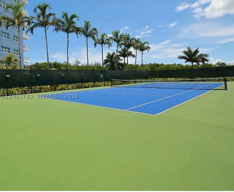 THE OAKS I CONDO - Residential