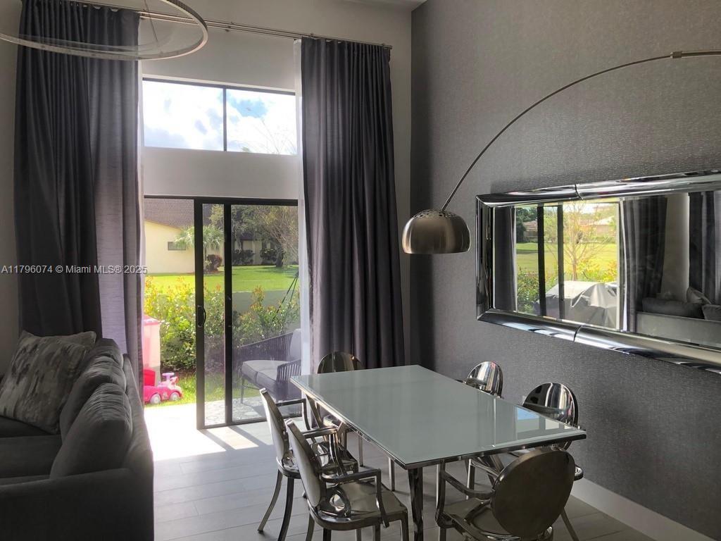 PLANTATION BUSINESS PARK - Residential Lease
