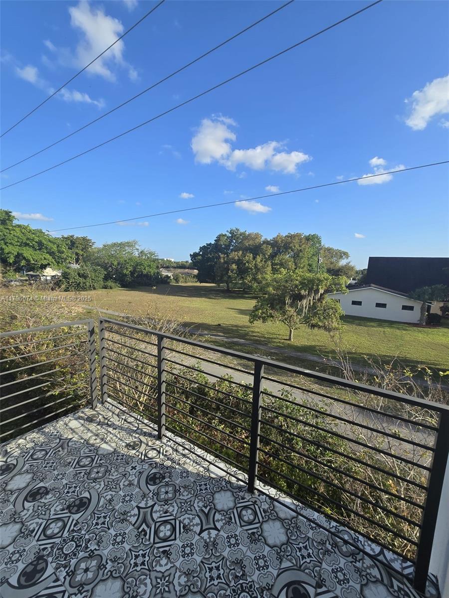 PLANTATION BUSINESS PARK - Residential Lease