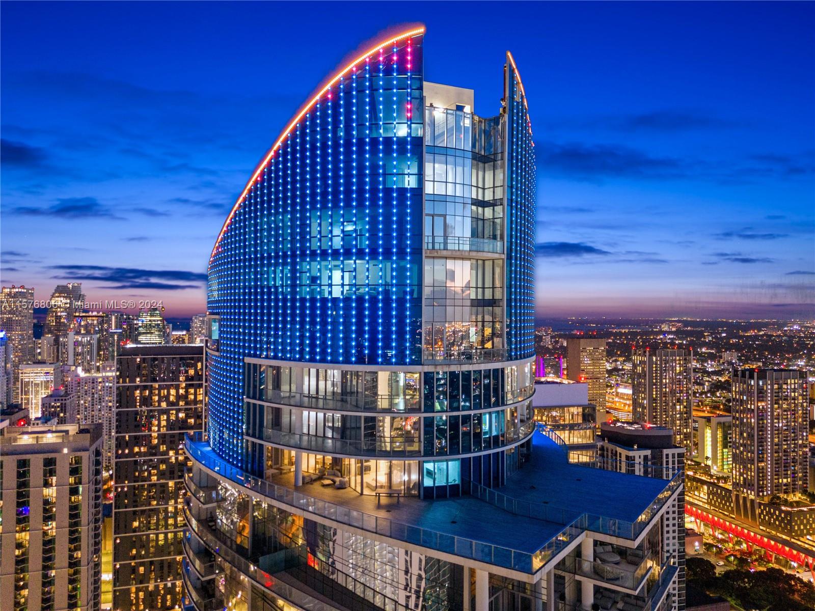 PARAMOUNT MIAMI WORLDCENT - Residential Lease