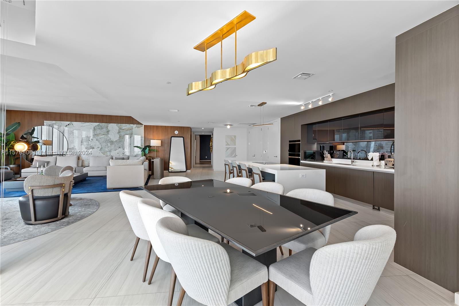PARAMOUNT MIAMI WORLDCENT - Residential Lease