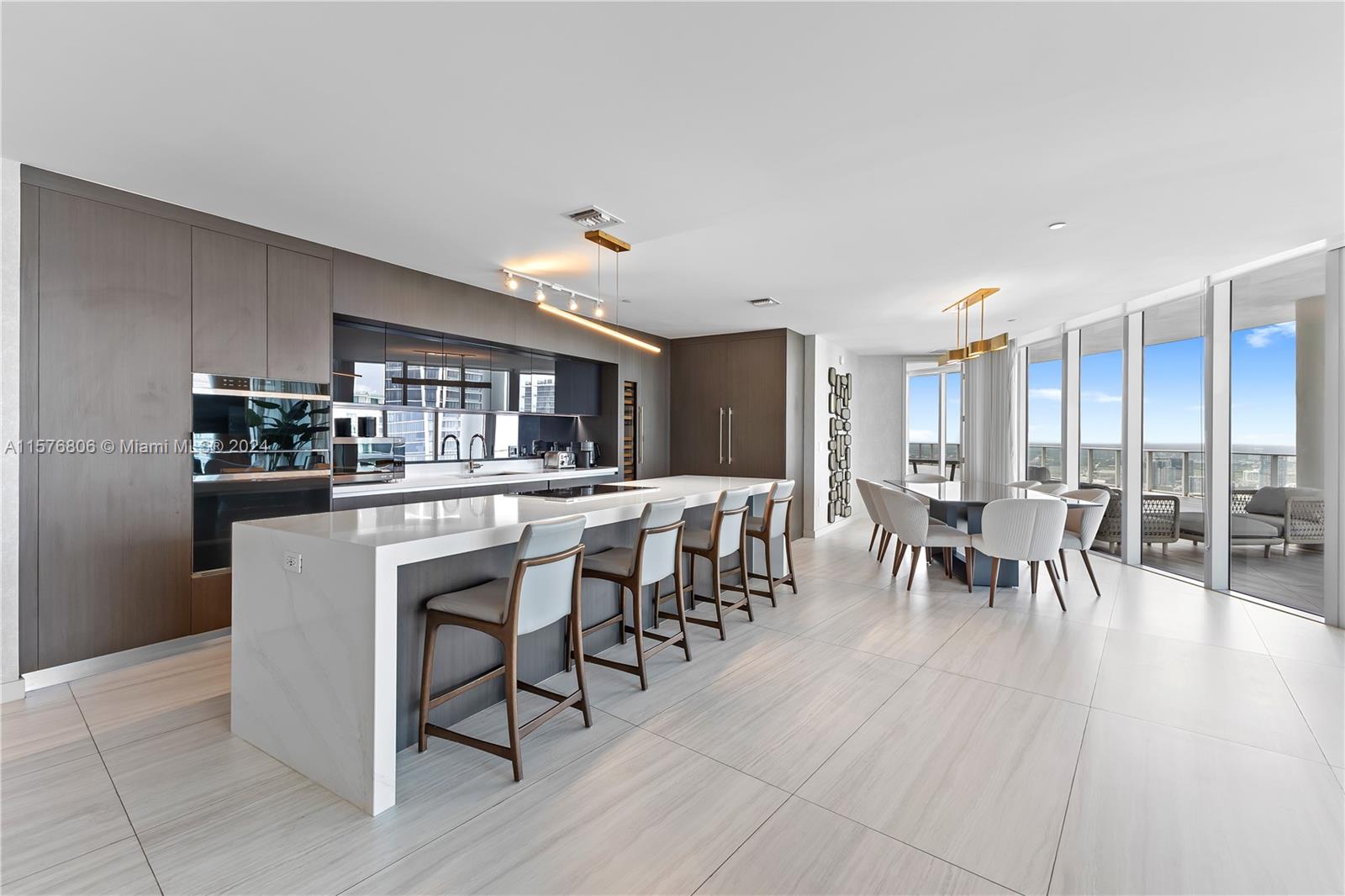 PARAMOUNT MIAMI WORLDCENT - Residential Lease