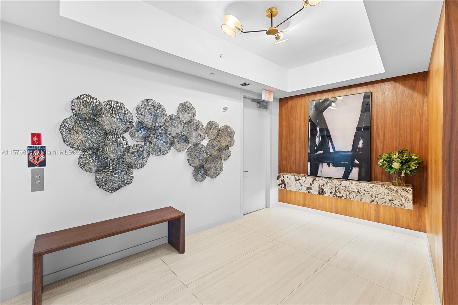 PARAMOUNT MIAMI WORLDCENT - Residential Lease