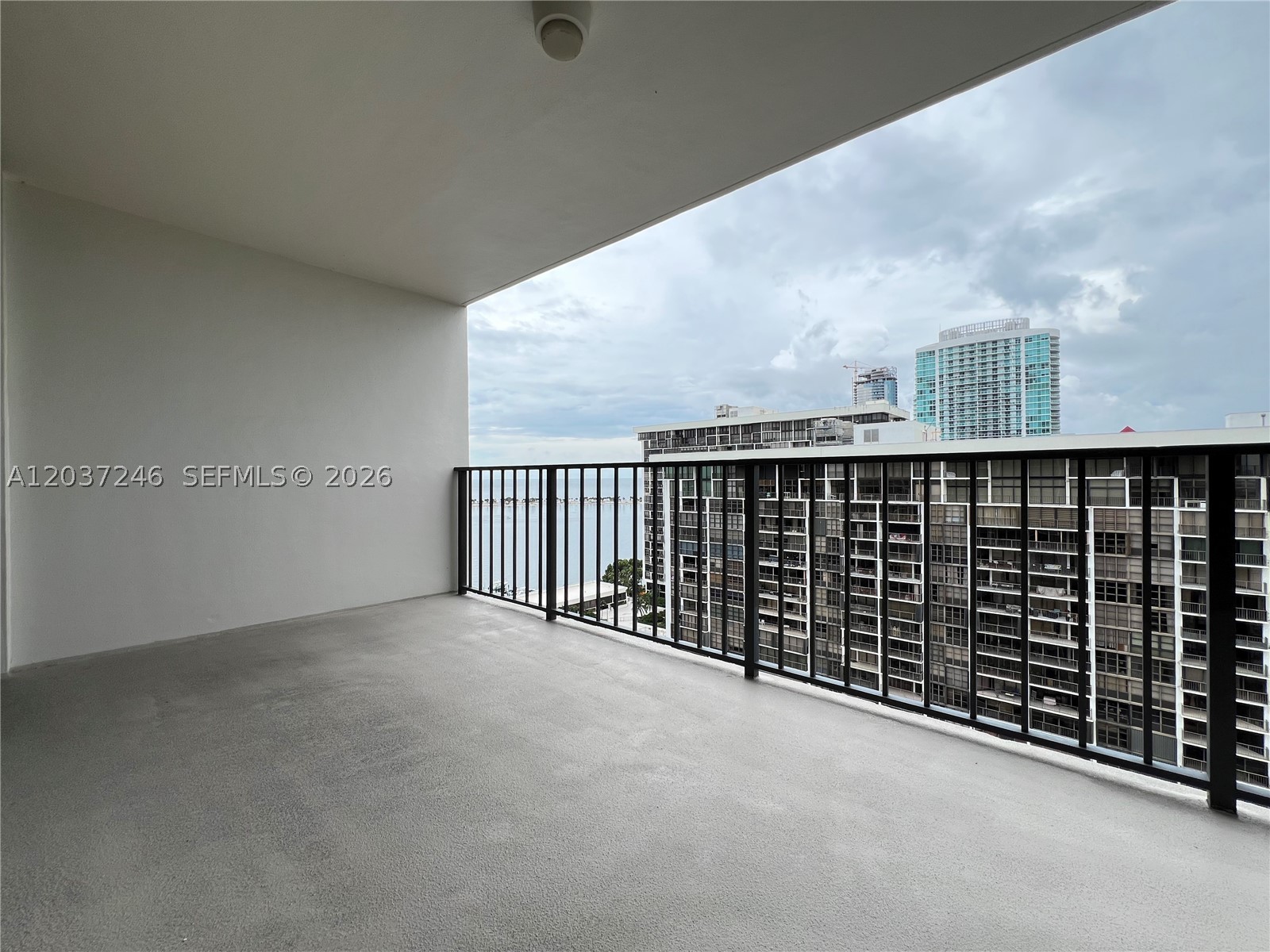 BRICKELL PLACE CONDO - Residential Lease