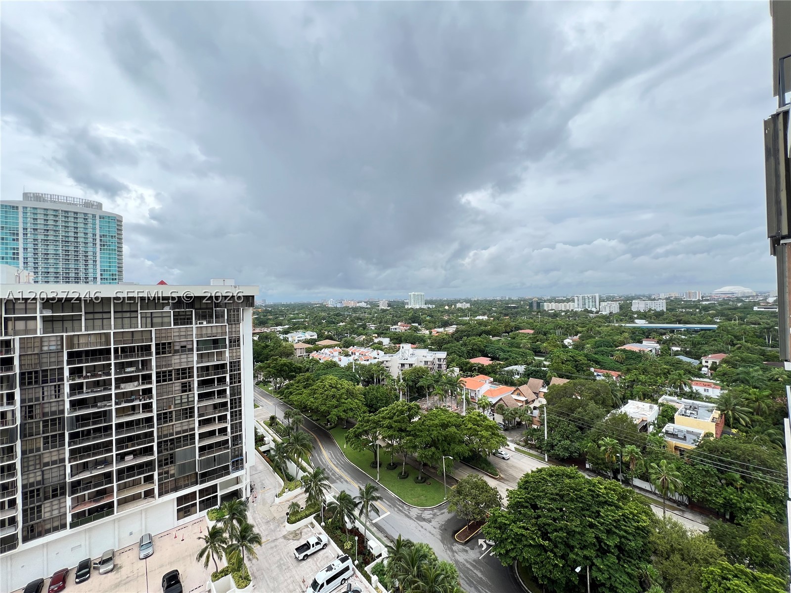 BRICKELL PLACE CONDO - Residential Lease