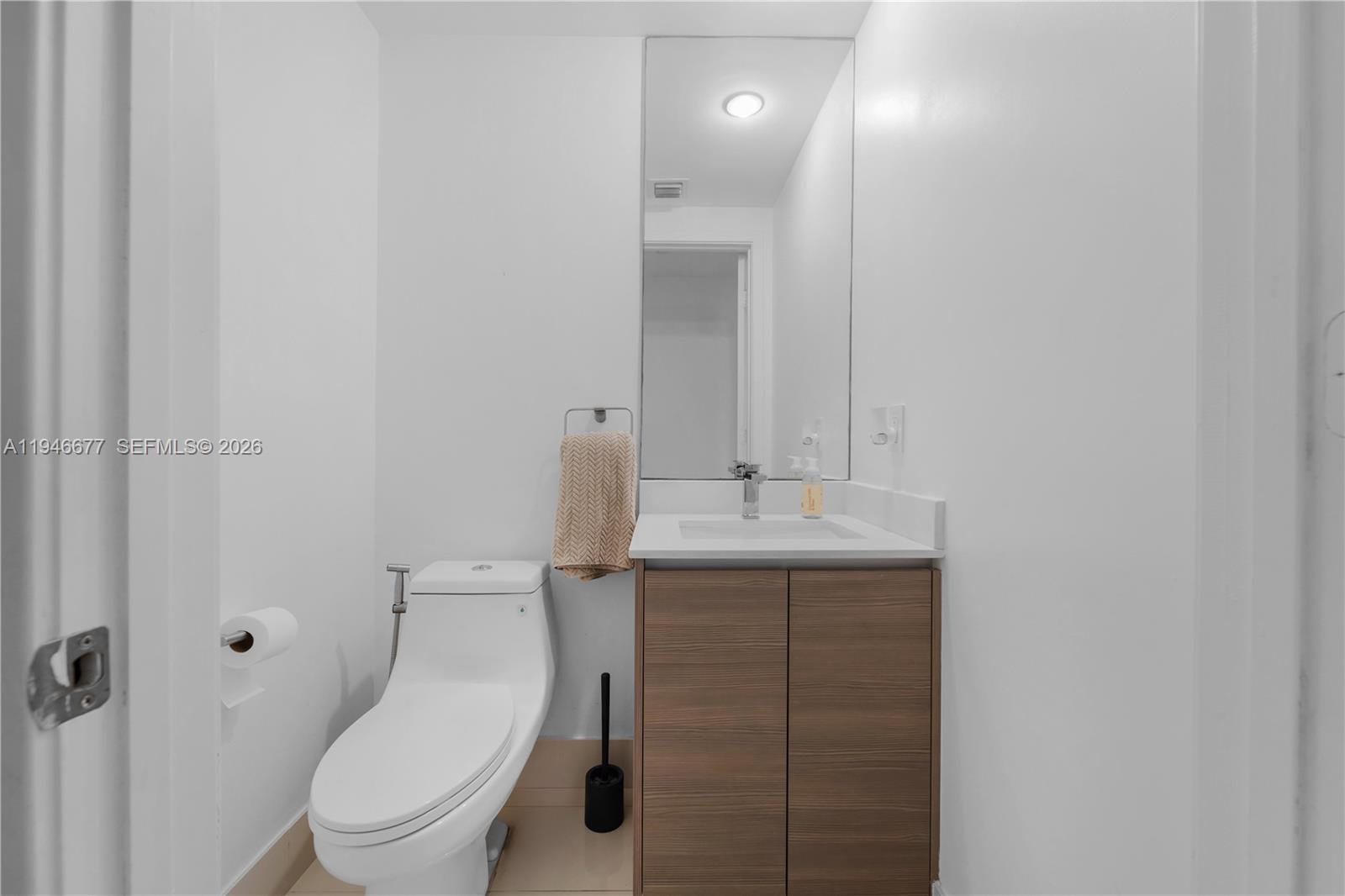 ICON BAY CONDO - Residential