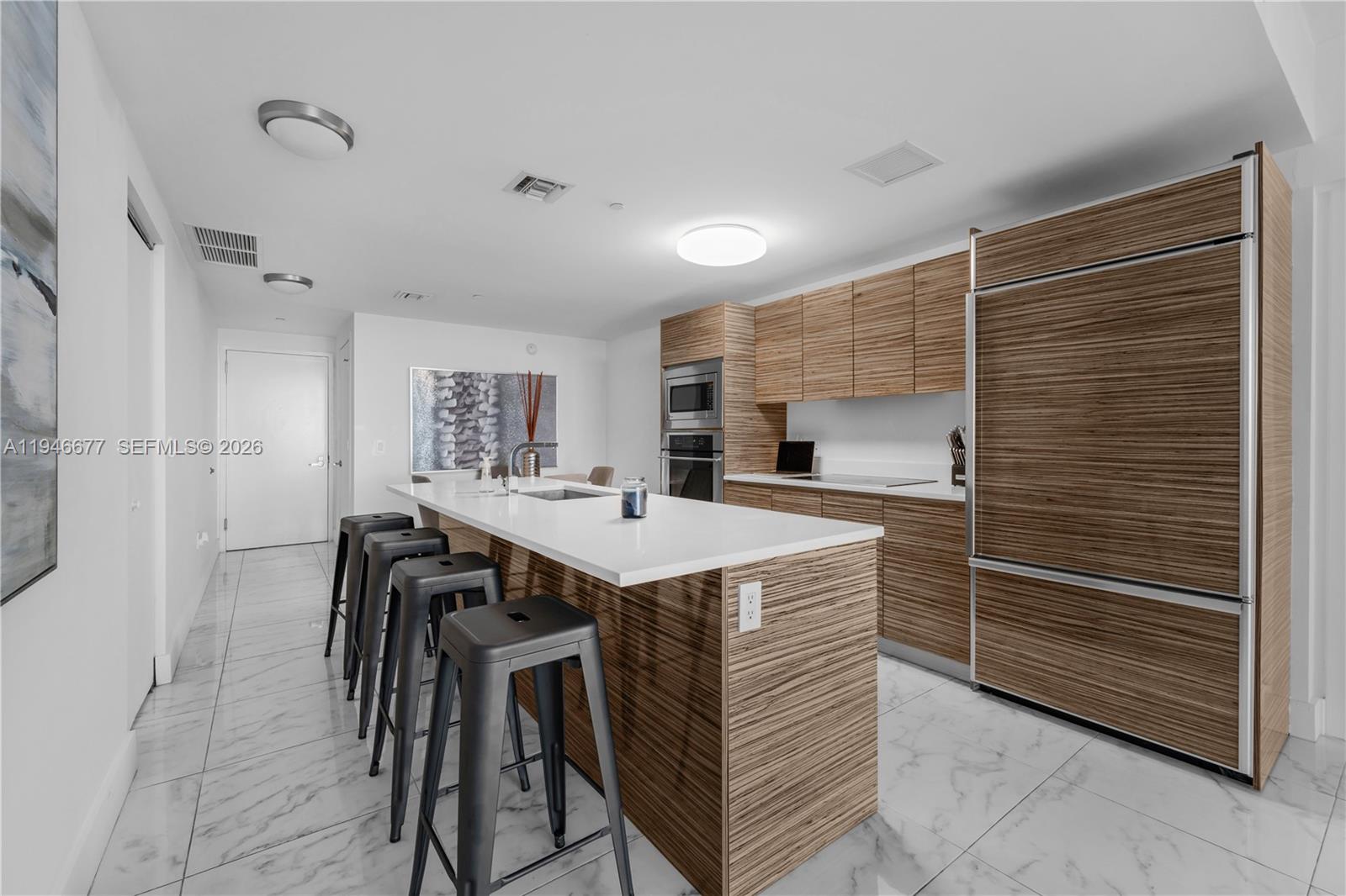 ICON BAY CONDO - Residential