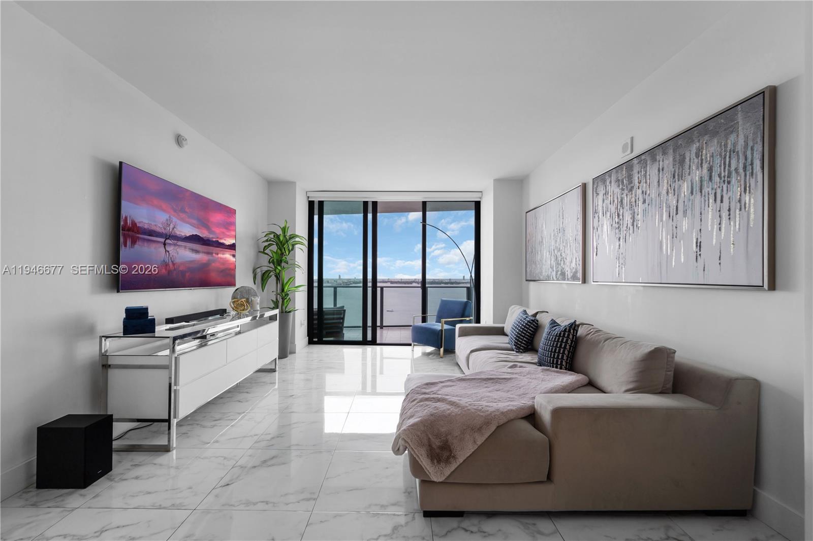 ICON BAY CONDO - Residential