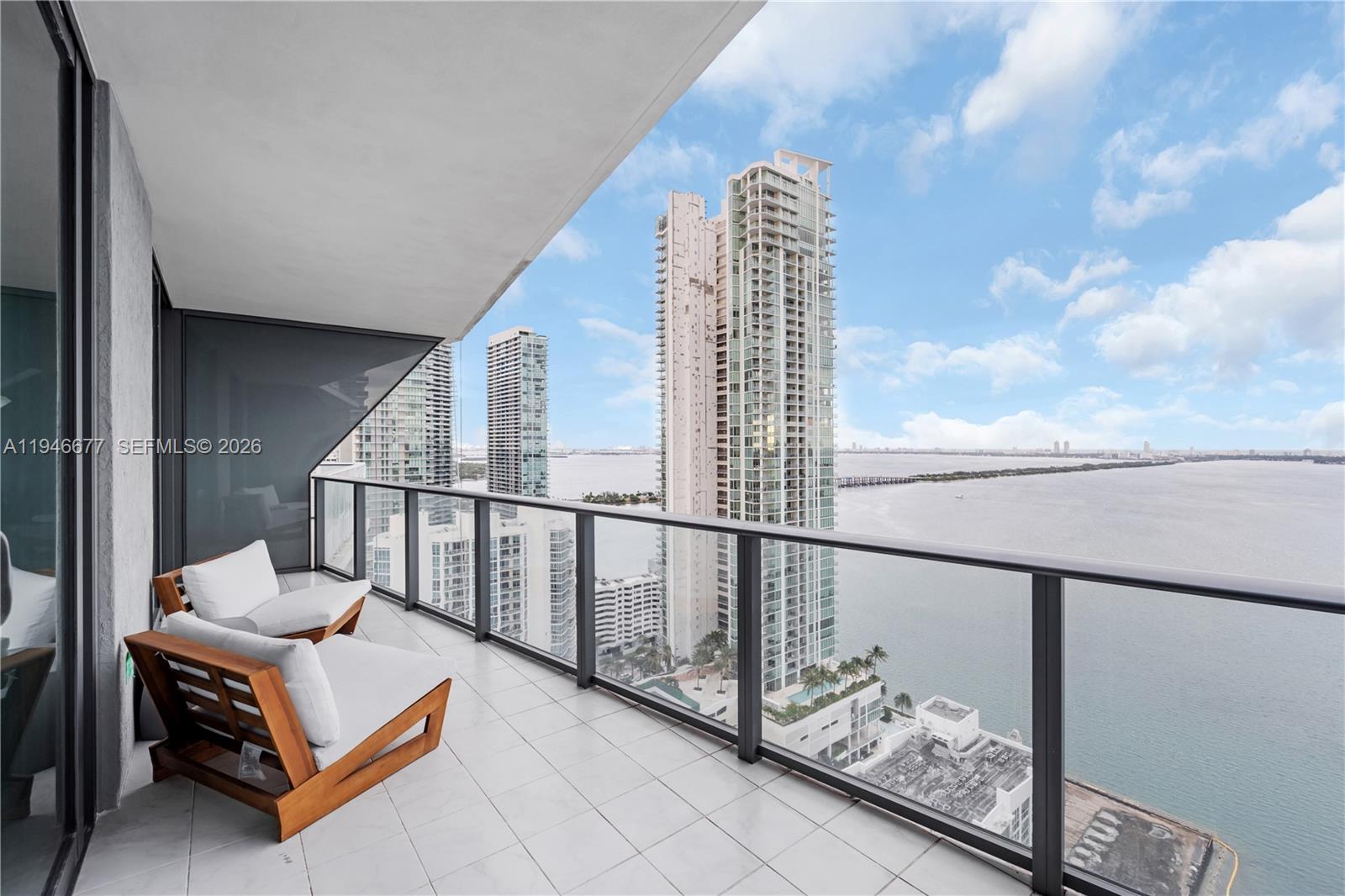 ICON BAY CONDO - Residential