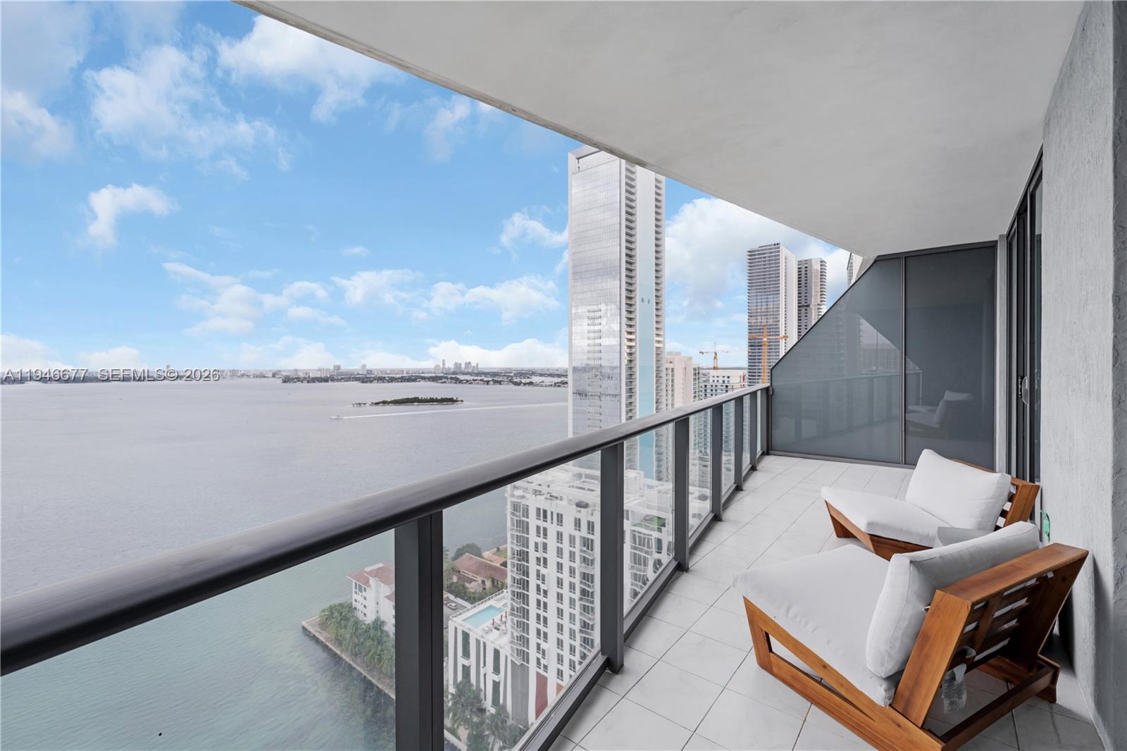 ICON BAY CONDO - Residential