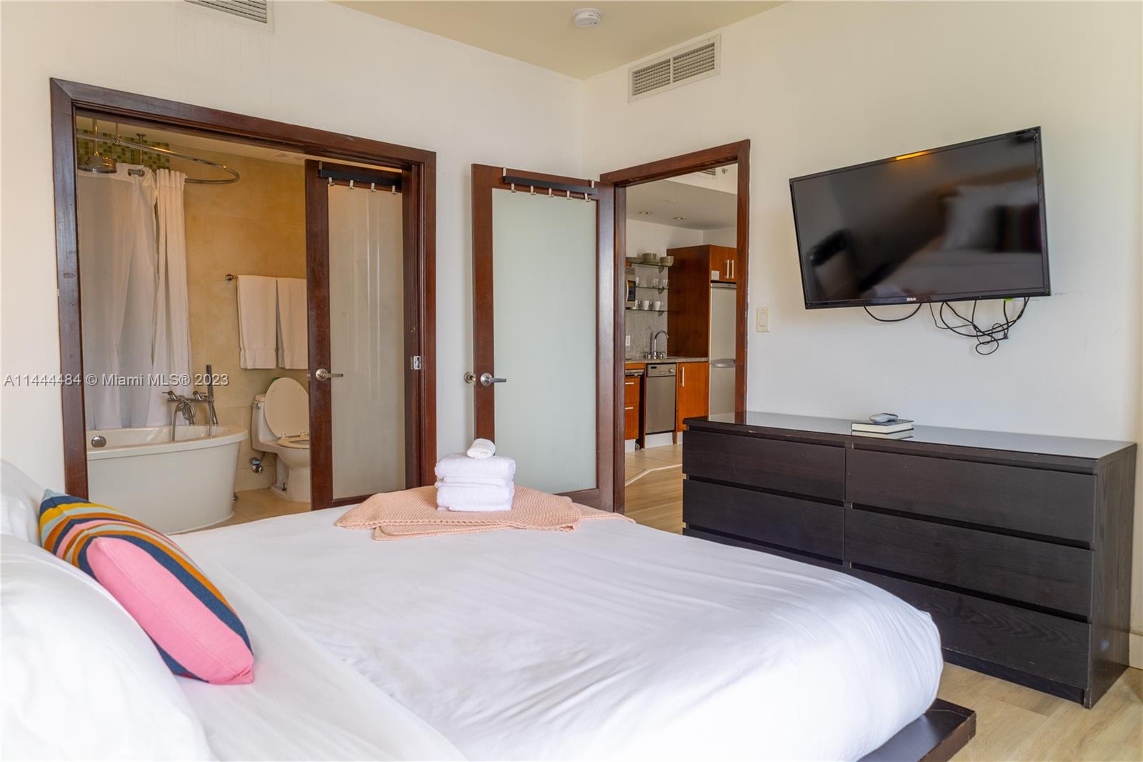 THE STRAND ON OCEAN DRIVE - Residential