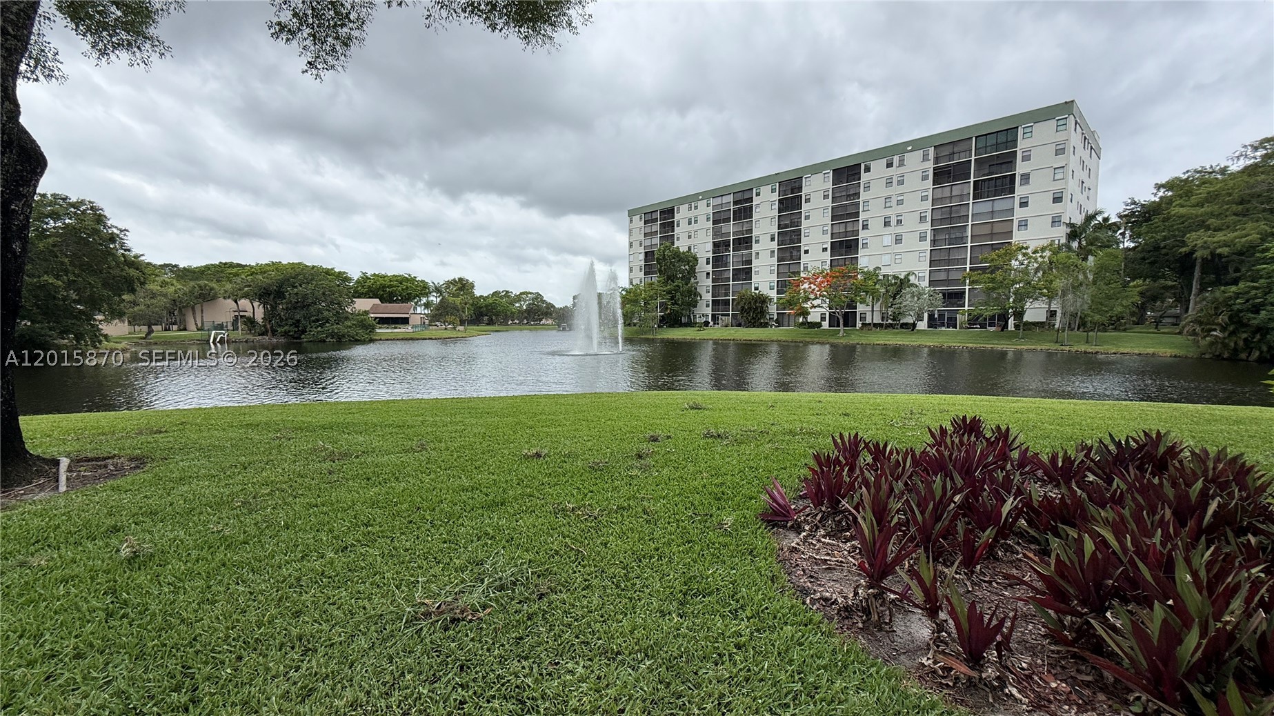 CYPRESS BEND CONDOMINIUM - Residential