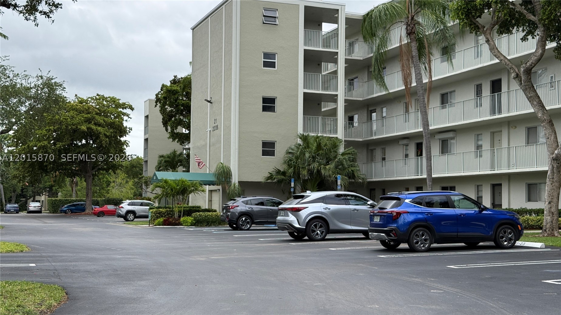 CYPRESS BEND CONDOMINIUM - Residential