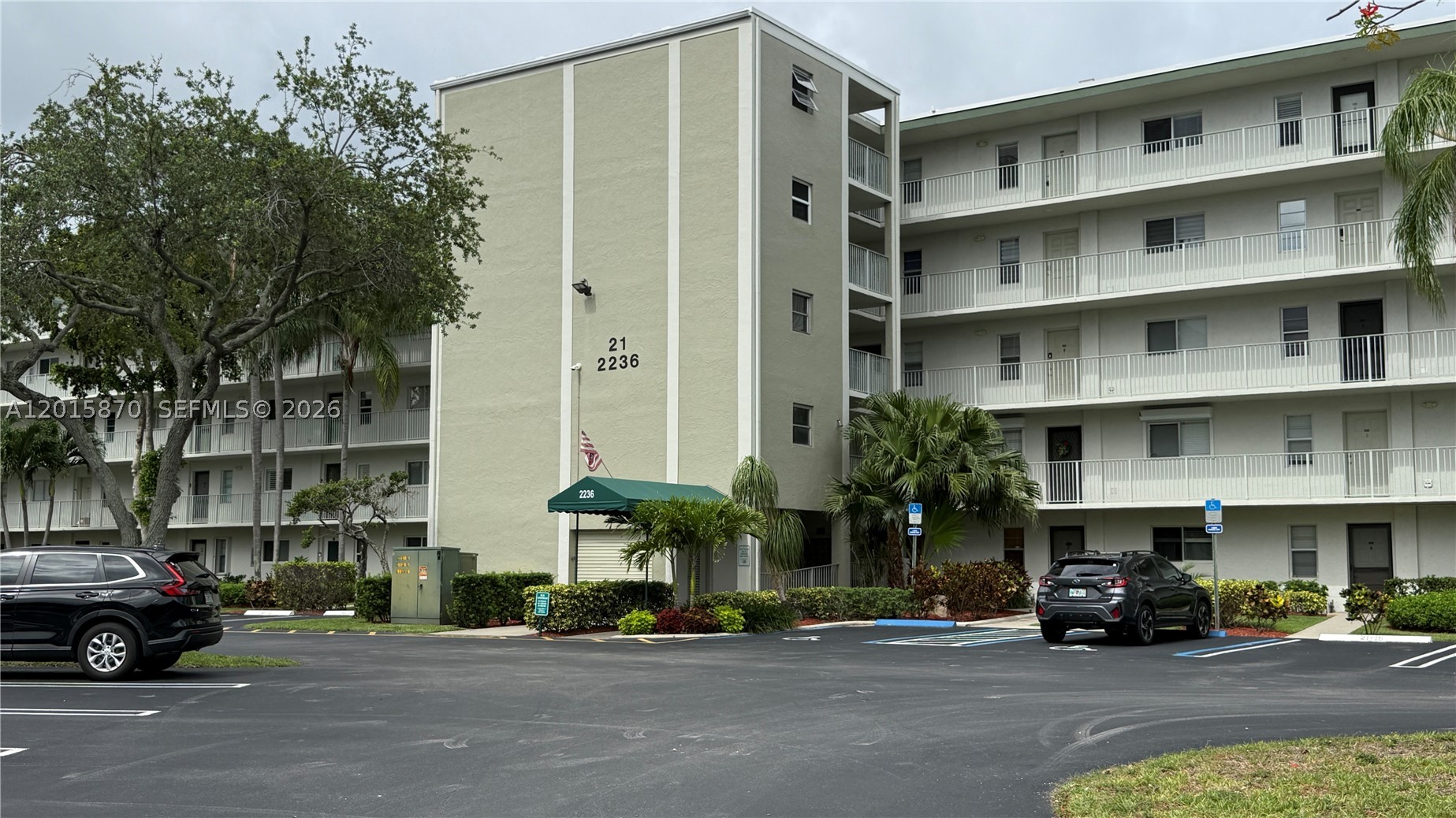 CYPRESS BEND CONDOMINIUM - Residential