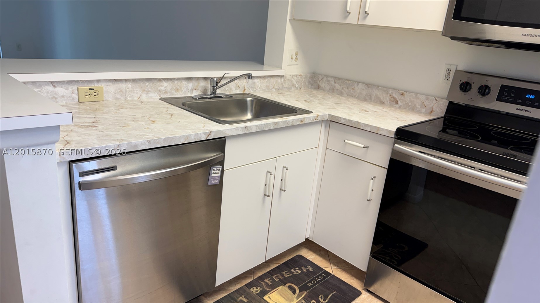 CYPRESS BEND CONDOMINIUM - Residential