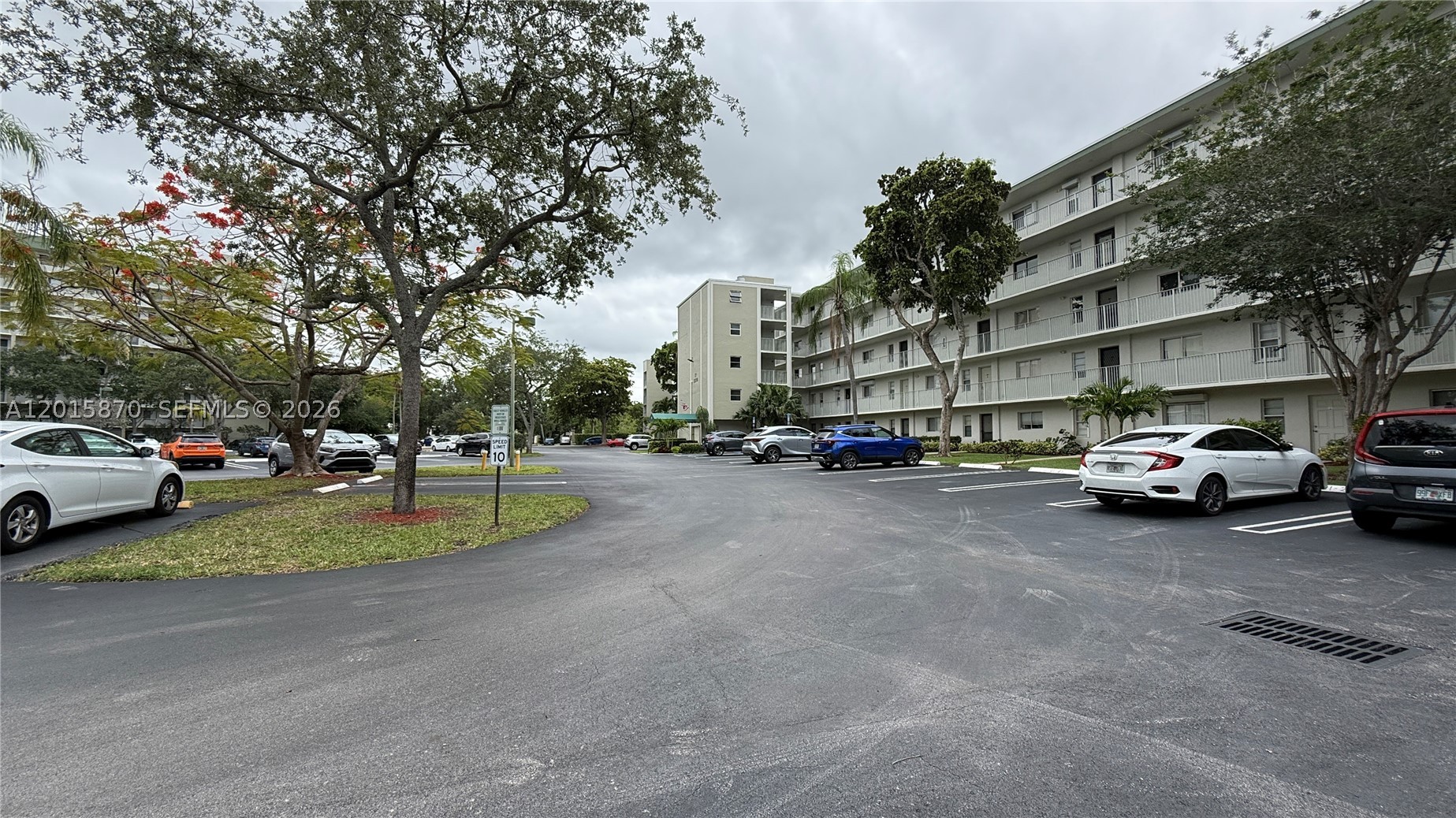 CYPRESS BEND CONDOMINIUM - Residential