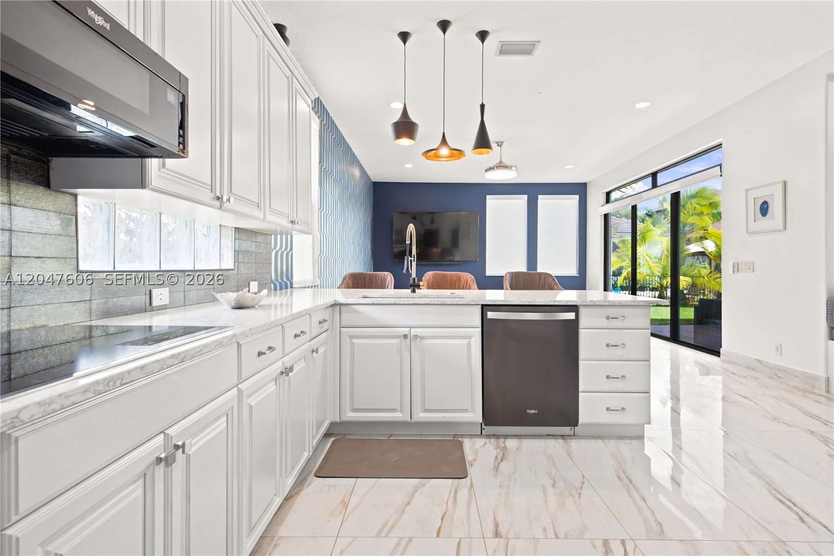 SUNSET LAKES PLAT ONE - Residential