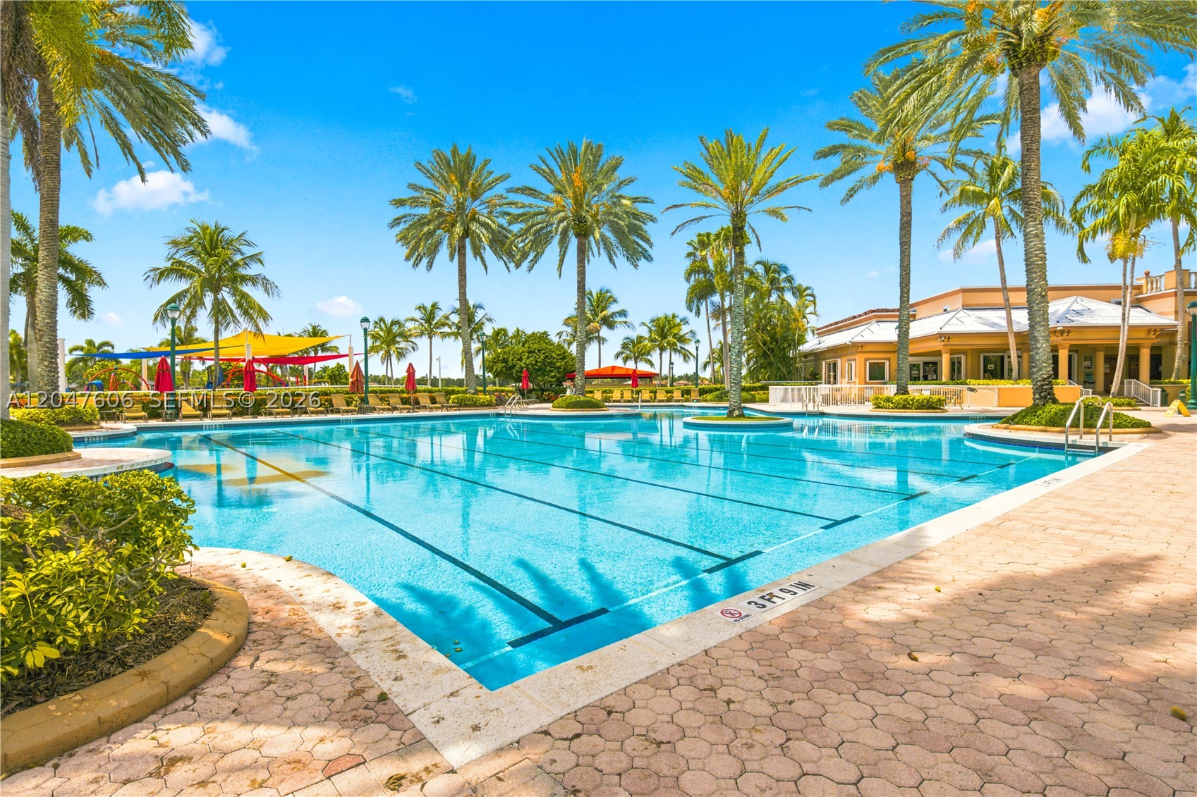 SUNSET LAKES PLAT ONE - Residential