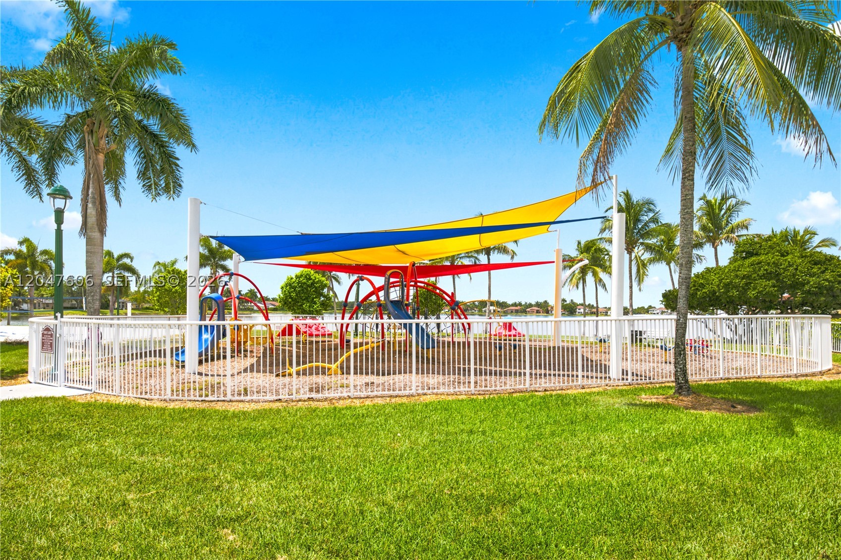 SUNSET LAKES PLAT ONE - Residential
