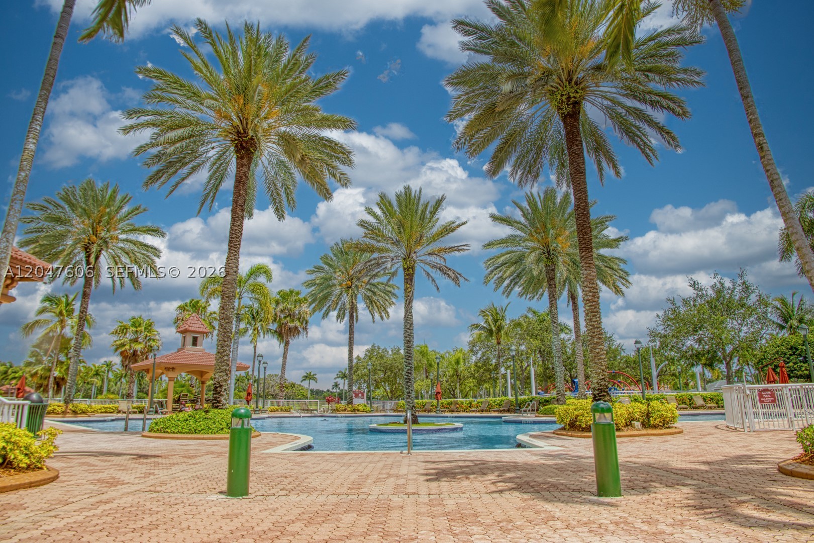 SUNSET LAKES PLAT ONE - Residential