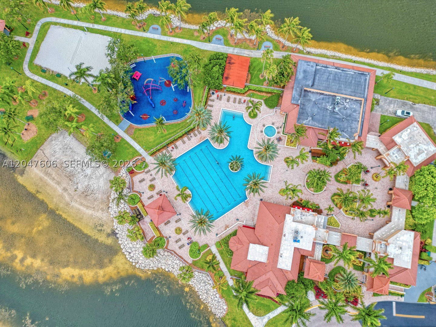 SUNSET LAKES PLAT ONE - Residential