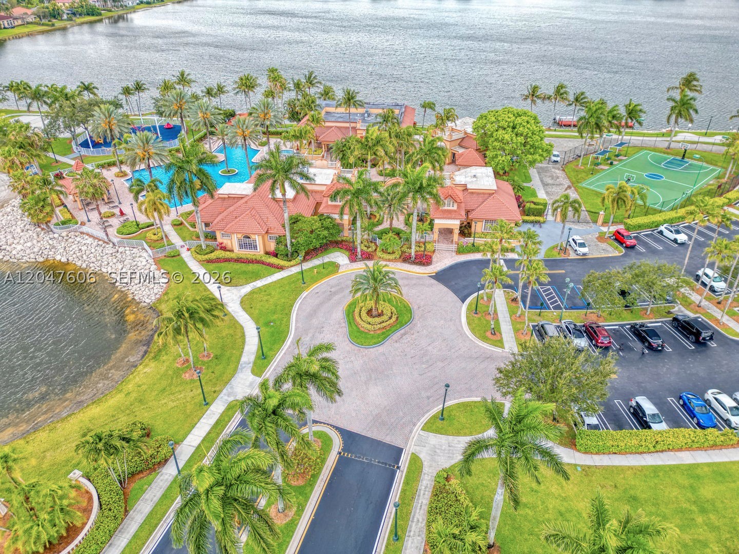 SUNSET LAKES PLAT ONE - Residential