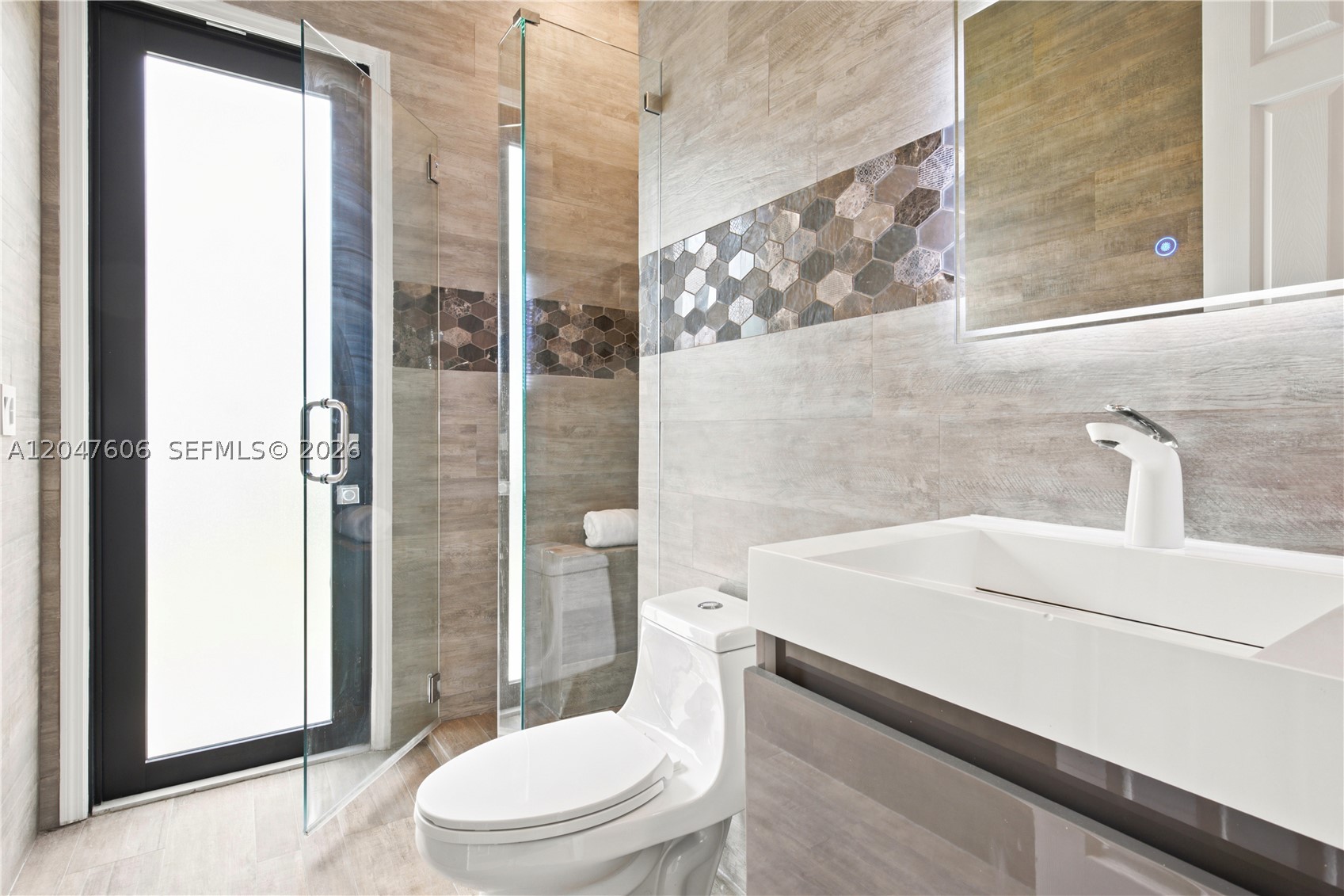 SUNSET LAKES PLAT ONE - Residential