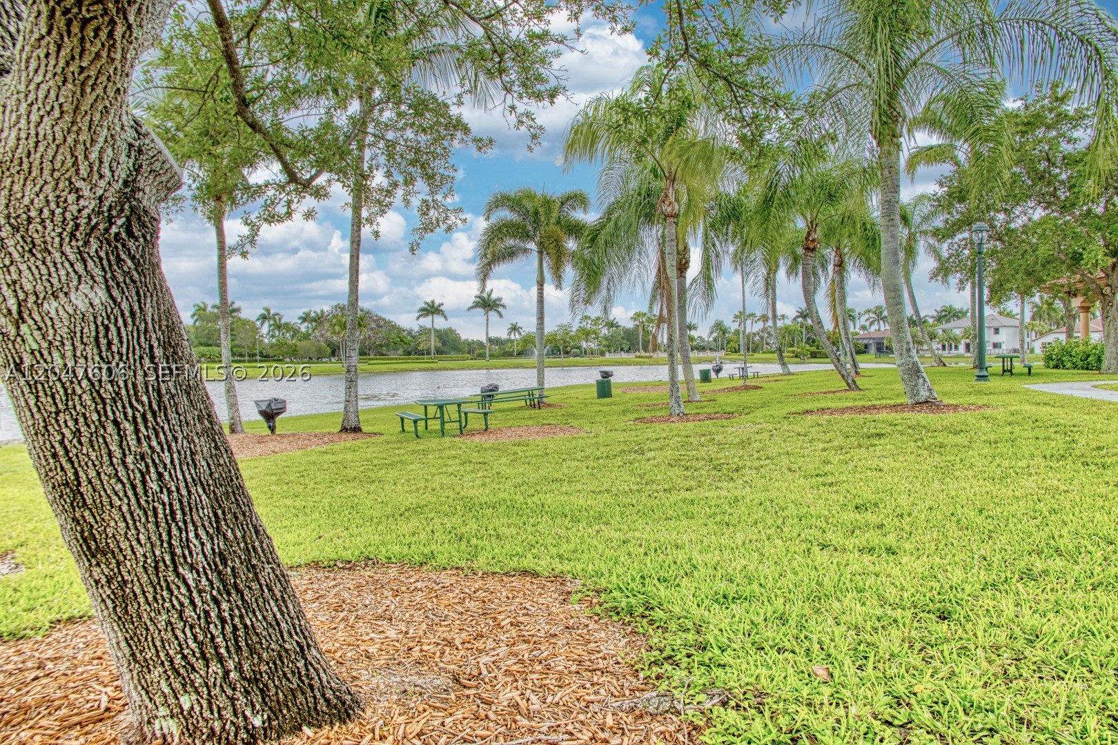 SUNSET LAKES PLAT ONE - Residential