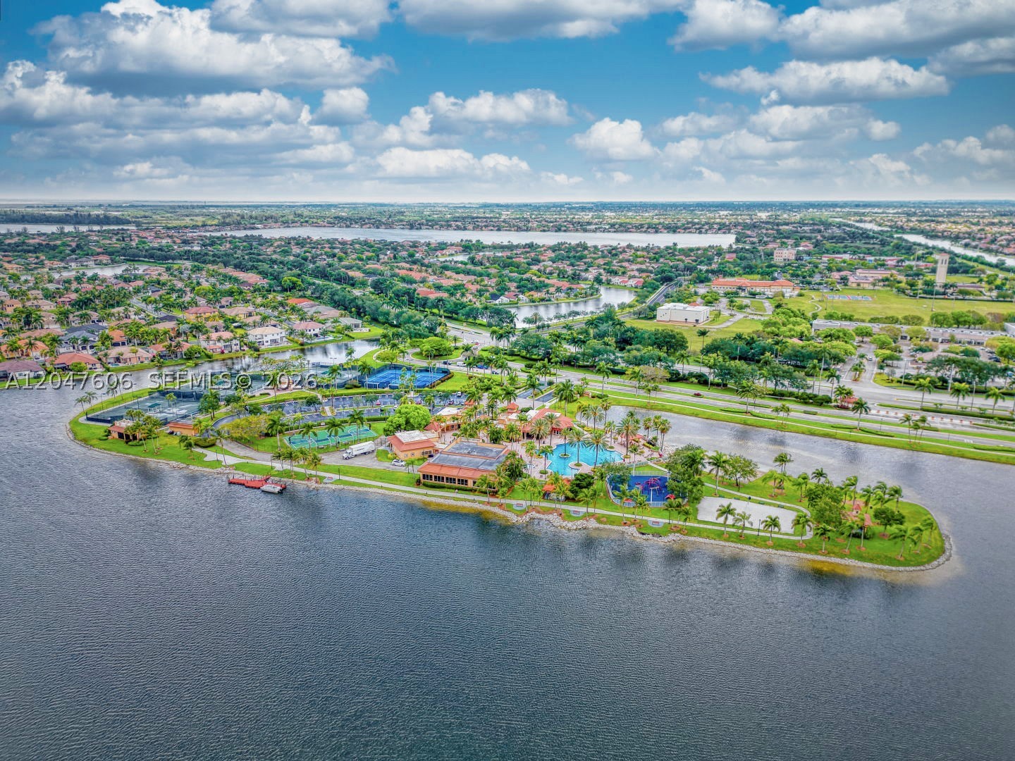 SUNSET LAKES PLAT ONE - Residential